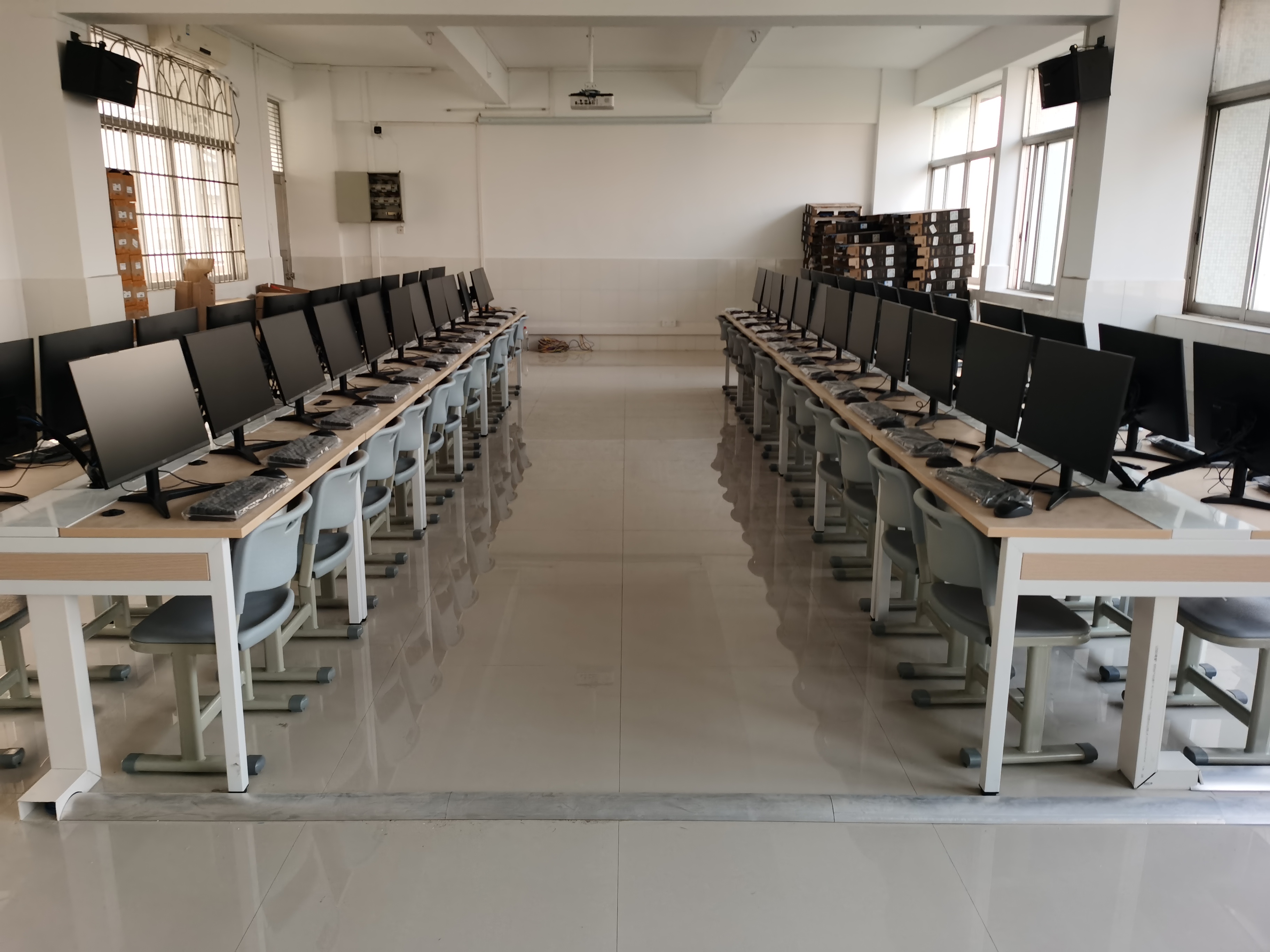 广东石油化工学院 